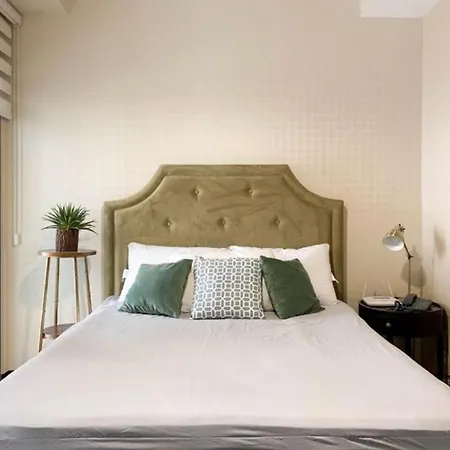 Deluxe Studio With Balcony At Greenbelt Makati Manila